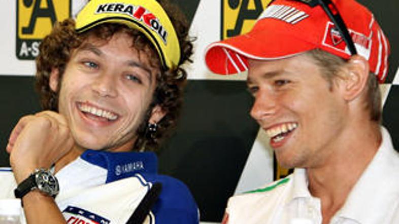 Valentino Rossi je odstavil dolgoletnega menedžerja. Na sliki ob njem je novi sv