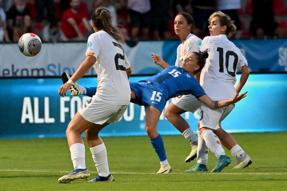Slovenska ženska nogometna reprezentanca | Avtor: Profimedia