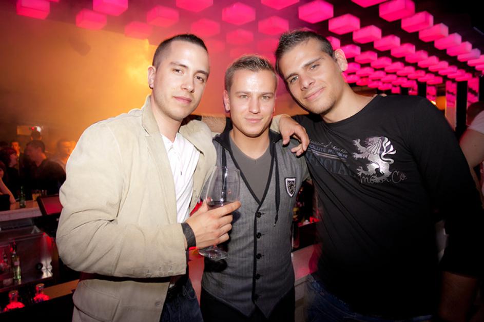 Slastno klubčkanje nad mestom