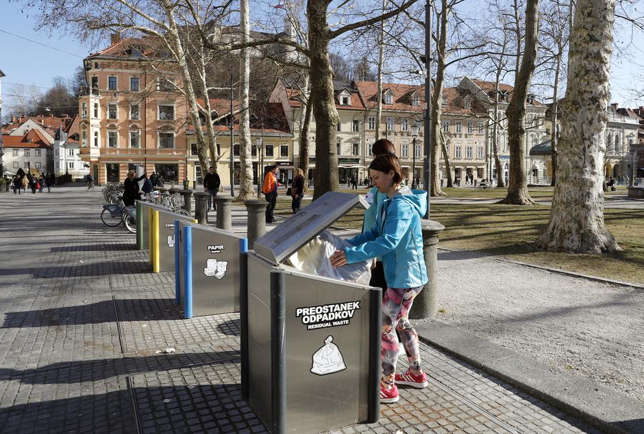 smetnjak smeti Slovenija Ljubljana | Avtor: Epa