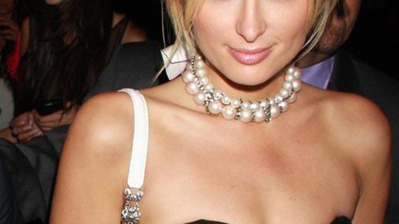 Hiltonova je še omenila, da si bo tudi v prihodnje prizadevala zbirati denar za 