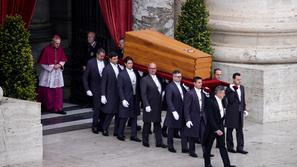 Pogrebna slovesnost v Vatikanu