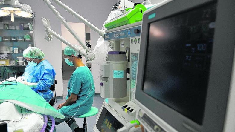 V mariborski bolnici se na kardiološki ultrazvok čaka 390 dni, na operacijo raka