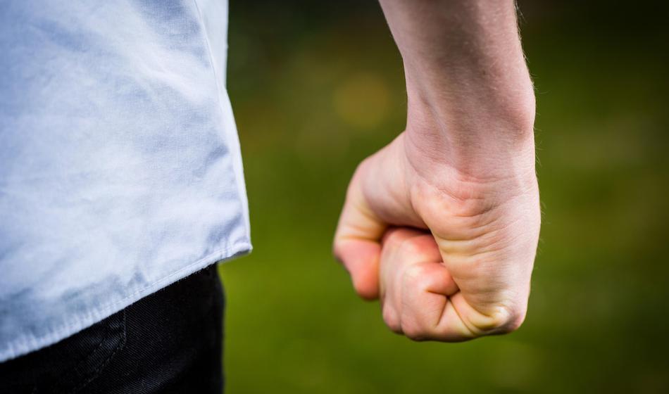 V Semiču se je 26-letnik sprl in ugriznil policista