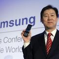 Predsednik Samsunga Geesung Choi je v Barceloni med drugim predstavil mobilnik S