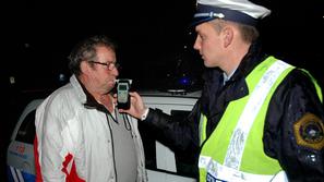 Samo včeraj ponoči je napihalo 30 voznikov, ki so morali prespati na policijskih