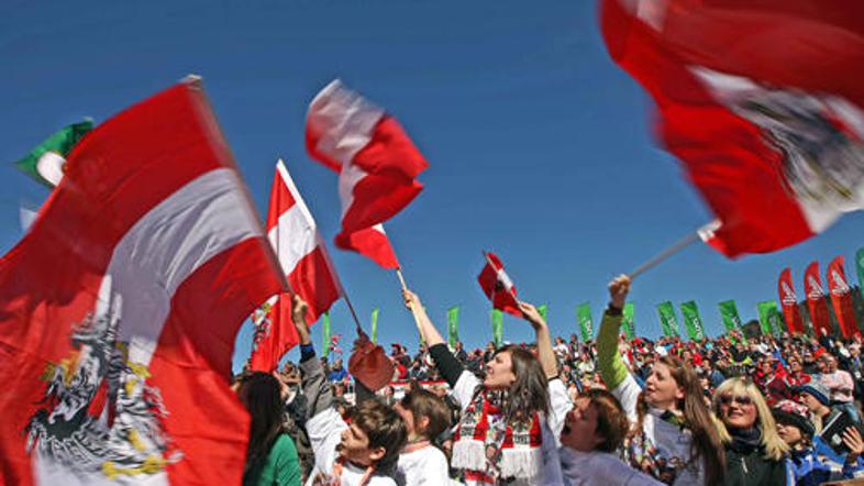 Med tujimi obiskovalci so prevladovali glasni Avstrijci.