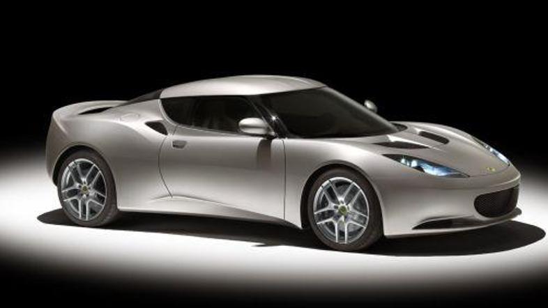 Evora je svojstveno oblikovan avtomobil z veliko prefinjenimi detajli. Zasnovan 