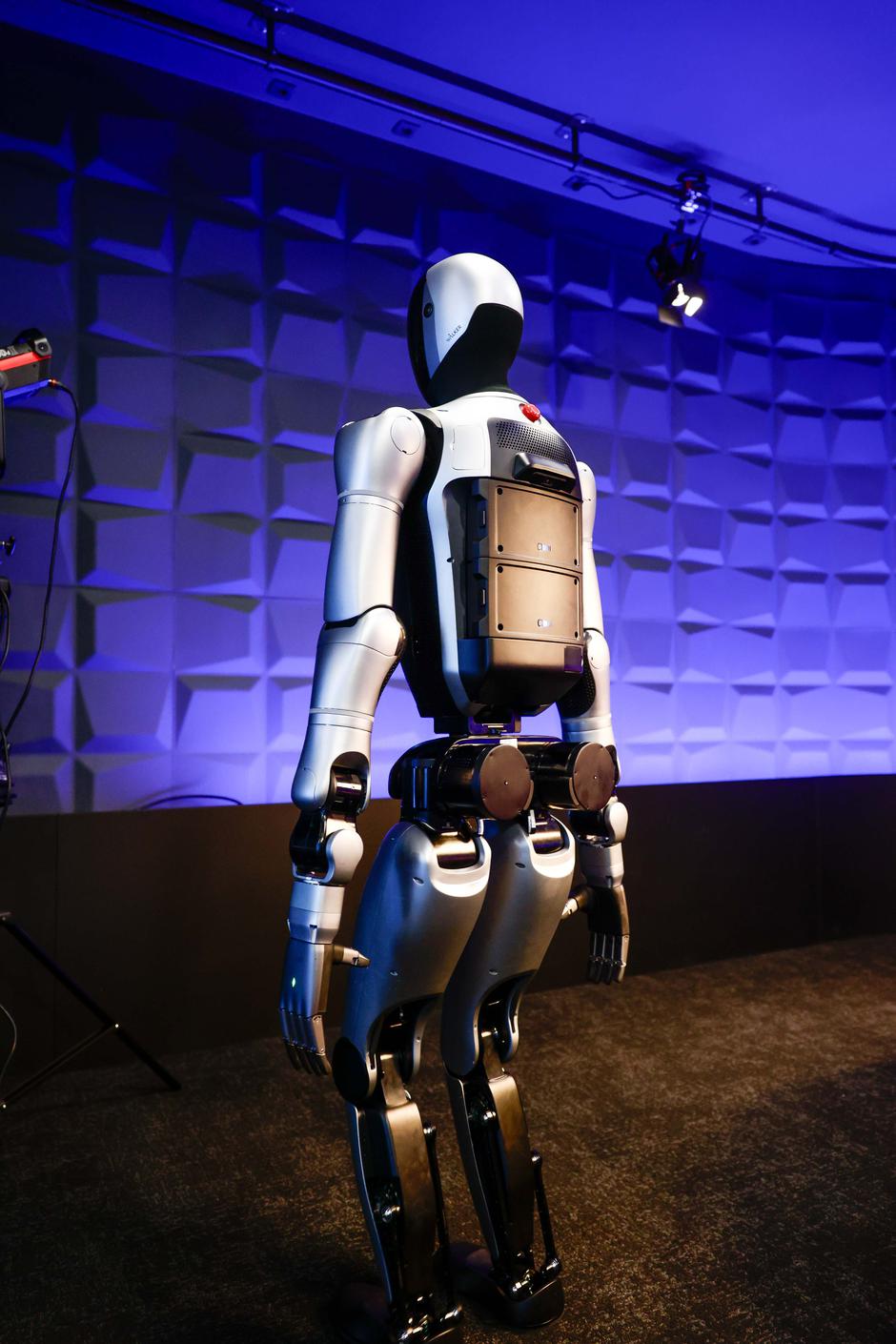 humanoidni robot Ubtech Walker S2 | Avtor: Saša Despot