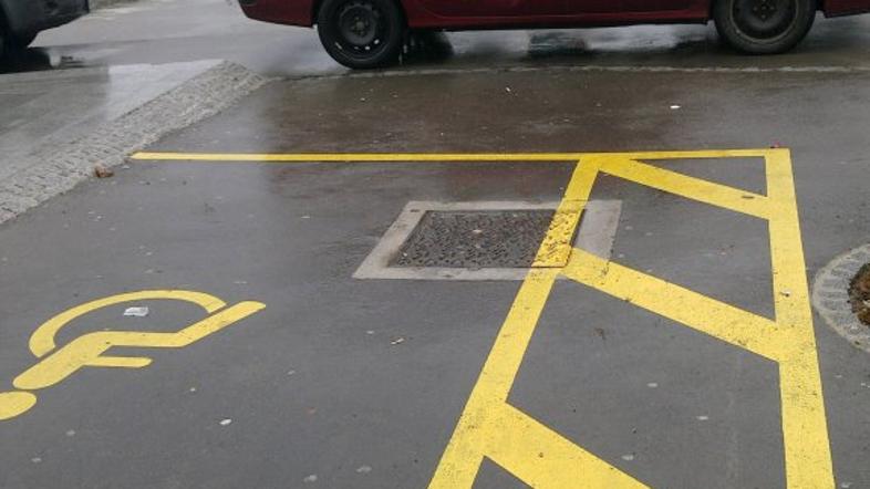 parkiranje pred invalidi