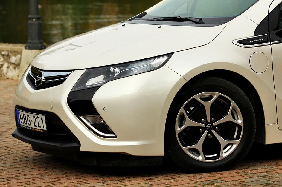 Opel ampera