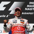 Lewis Hamilton, aktualni prvak, se je po devetih slabih dirkah vrnil na zmagovit