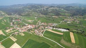 Več kot deset odstotkov aktivnih prebivalcev občine je zaposlenih v kmetijstvu. 