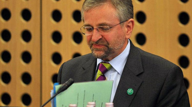 Wilhelm Molterer je neuspeh rdeče-črne vlade utemeljil s krizo vodstva pri socia