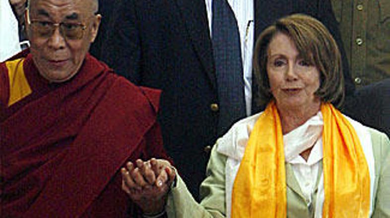 Demokratka Nancy Pelosi se je danes srečala s tibetanskim verskim voditeljem dal
