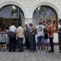 razno 14.01.13. People line up outside a passport office in Havana January 11, 2