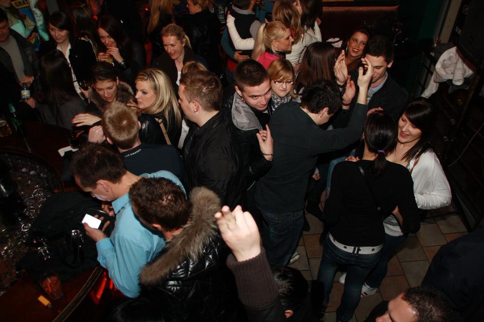 Študentski žur @ Bellavita