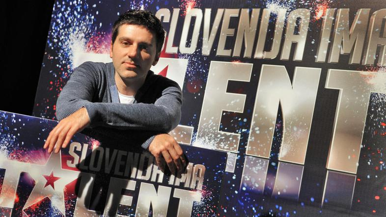 Rose je bil kreativni direktor produkcije že pri Popstars, delal pa je tudi pri 