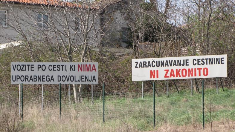 slovenija 11.03.14. napisa ob avtocestnem odseku v smeri italijanske meje Skofij