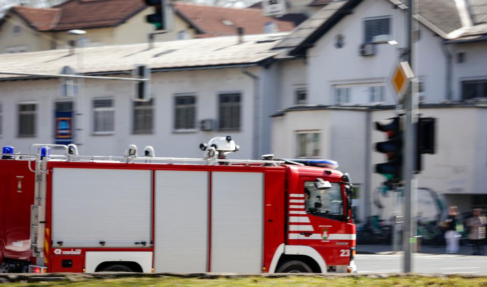 Nastopal proti pokojninski reformi, zdaj dobil opozorilo pred odpovedjo