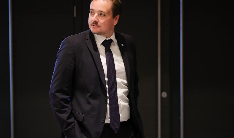 Svoboda si je premislila, Resnici predlaga sodelovanje