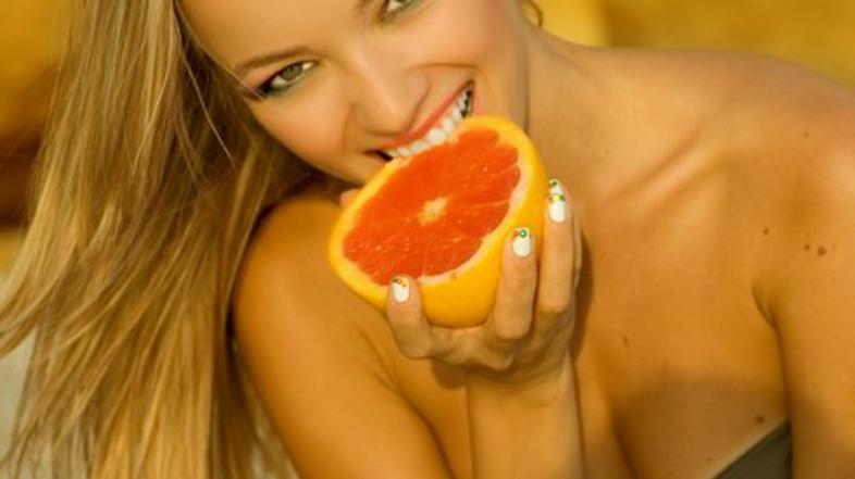 ženska porjavelost sonce