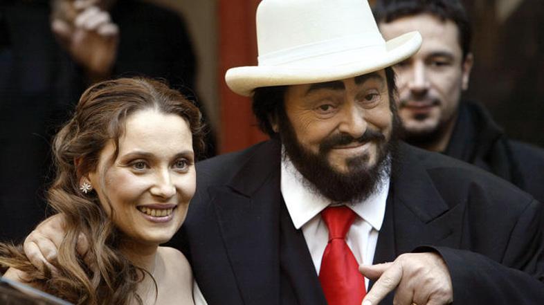 Vdova naj bi Luciana nadlegovala in izsiljevala.