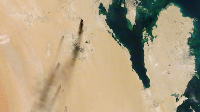 Napad v Savdski Arabiji goreče naftno polje