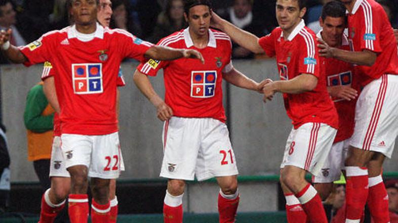 Nad nogometaši Benfice bo v prihodnji sezoni bdel odstavljeni trener Valencie En