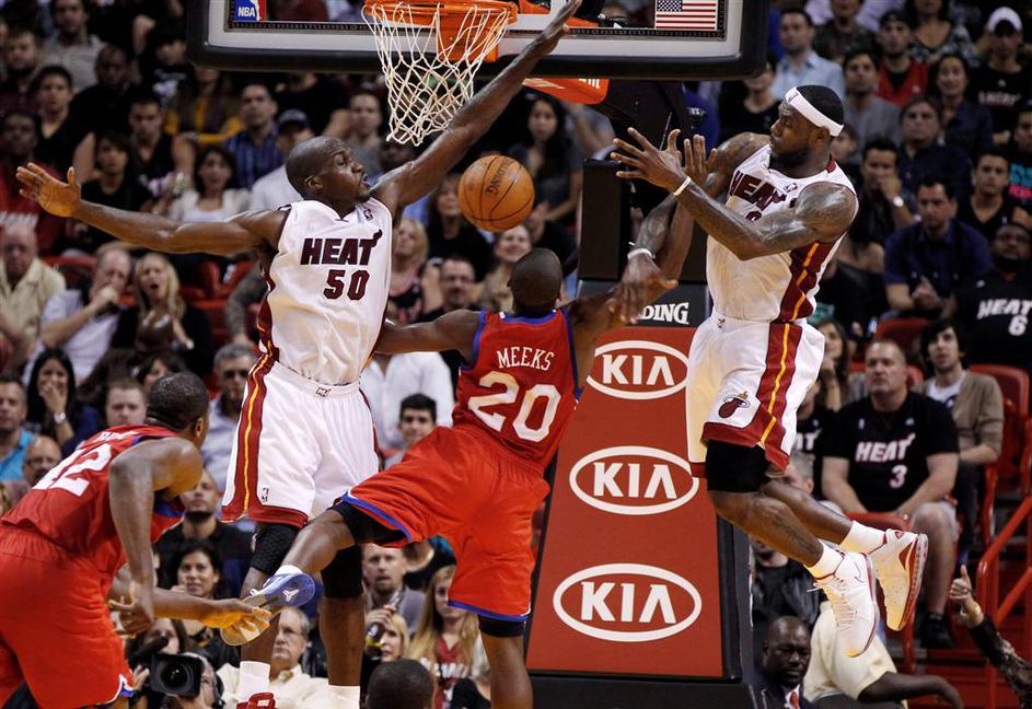 Joel Anthony, LeBron James in Jodie Meeks 