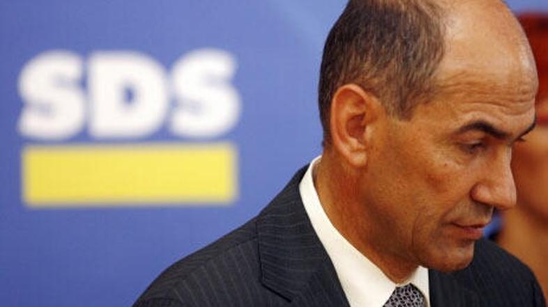 Zakaj ne slovensko v Zagrebu, če lahko v Bruslju, se sprašujejo v SDS.