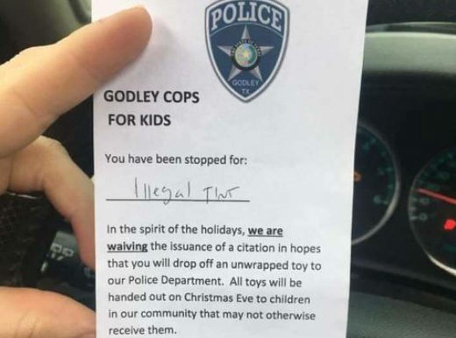 Policisti, Godley | Avtor: Facebook