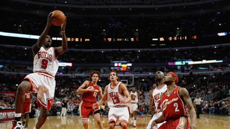 Košarkarji Chicaga so tokrat za zmago potrebovali nekaj dodatnega časa.