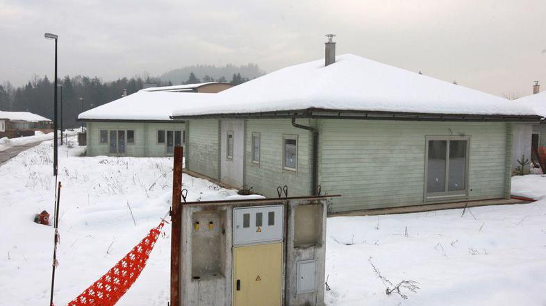 Gradnjo in dokončanje naselja je prevzel Gradis Group, ki nam do zaključka redak