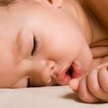 Dojenčku postopoma privzgojite spalne navade. (Foto: Shutterstock)