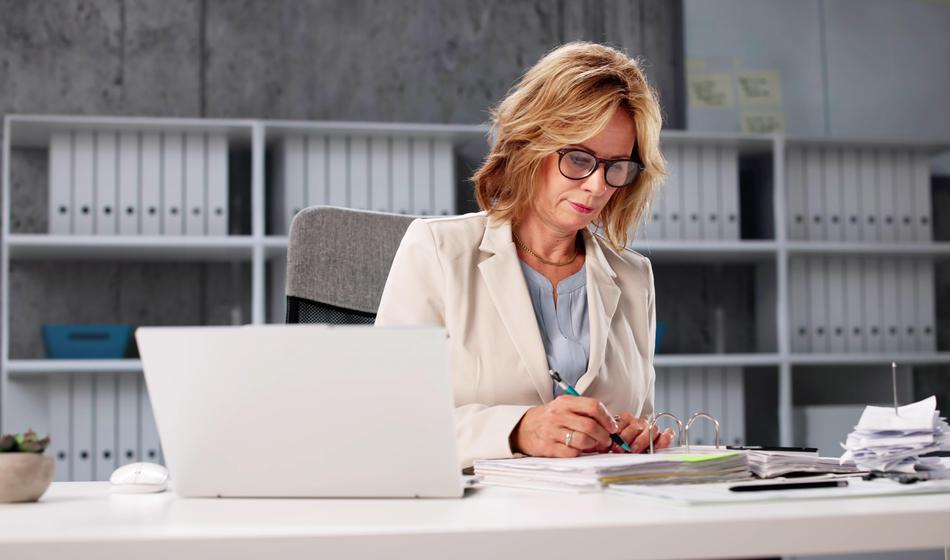 "S 30 leti delovne dobe imam nižjo plačo kot mlajša kolegica brez šole"