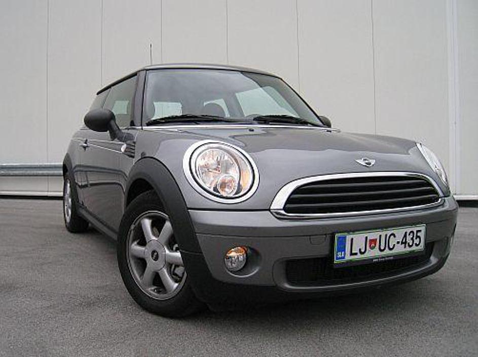 Tale ekomini je videti kot pravi in se enako dobro počuti tudi v ovinkih. Razlik