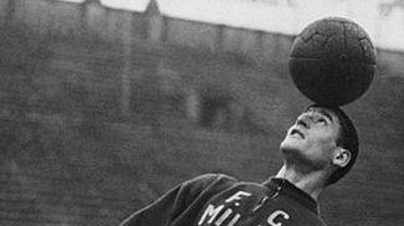 Nils Liedholm je tlakoval uspehe švedske reprezentance in italijanskega Milana.