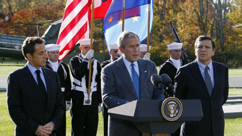 Bush želi, da se o finančni krizi razpravlja globalno.