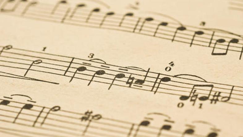 Številna klasična dela, ki so se uvrstila na seznam, redno lahko slišimo tudi na