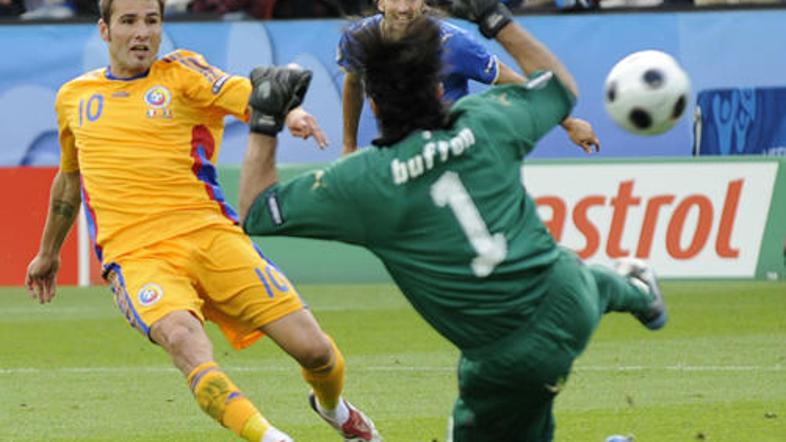 Adrian Mutu je Romune povedel v vodstvo, a je že v naslednjem napadu Christian P