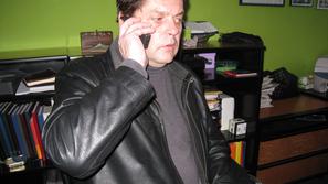 “Absurdno je, da država izplačuje nadomestila prijavljenim na zavodu za zaposlov