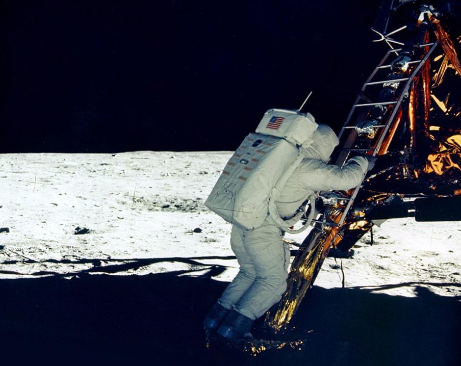 Neil Armstrong pristane na Luni. | Avtor: EPA