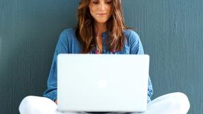 ženska, računalnik