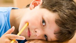 Večina motenj spanja pri otrocih privede do čezmerne dnevne zaspanosti. (Foto: S