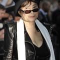 Yoko Ono se boji, da bi jo lahko Chapman na prostosti ogrozil. (Foto: Reuters)