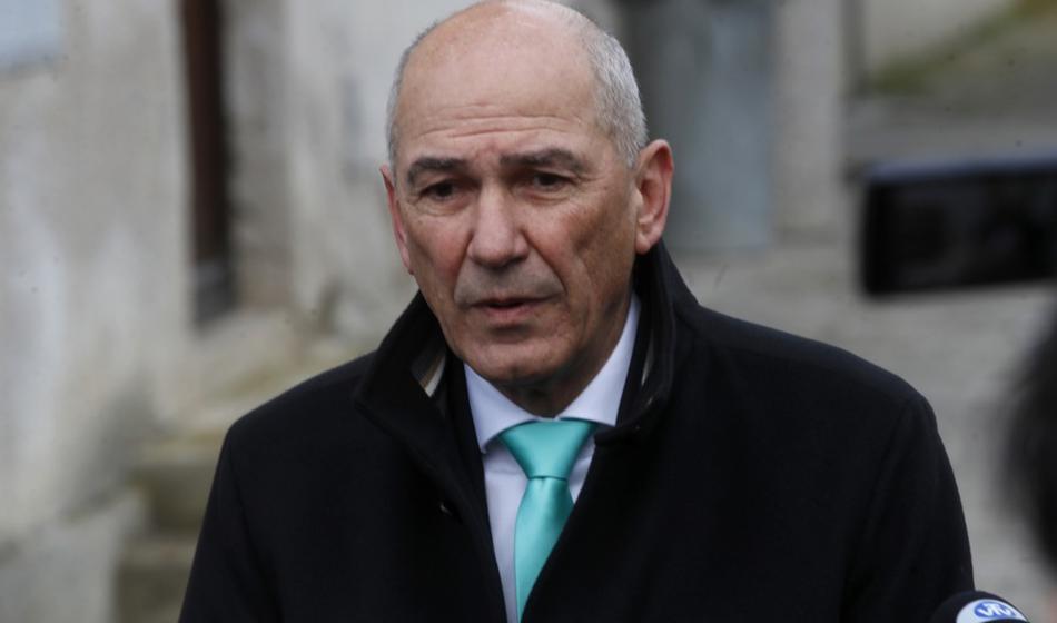 "Slovenija od tega nima ničesar, zadovoljen je lahko le Janez Janša"