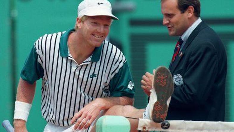 Jim Courier se je v 1. kolu Roland Garrosa leta 1994 kljub nedoraslemu nasprotni