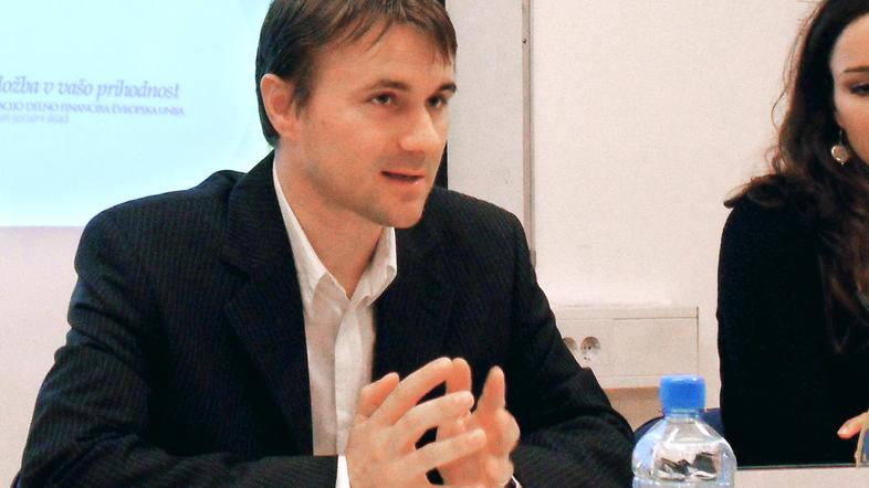 “Župane bomo pocukali za rokav in jih spomnili na predvolilne obljube,” pravi Bo