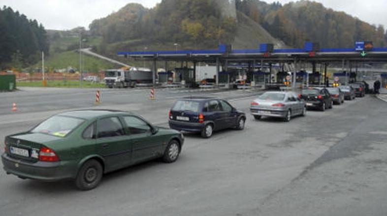 Jutri bo promet znova zgoščen, prometniki pričakujejo "avgustovsko klasiko".